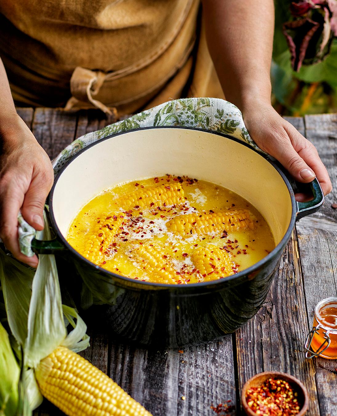 Honungskokta majskolvar med chili