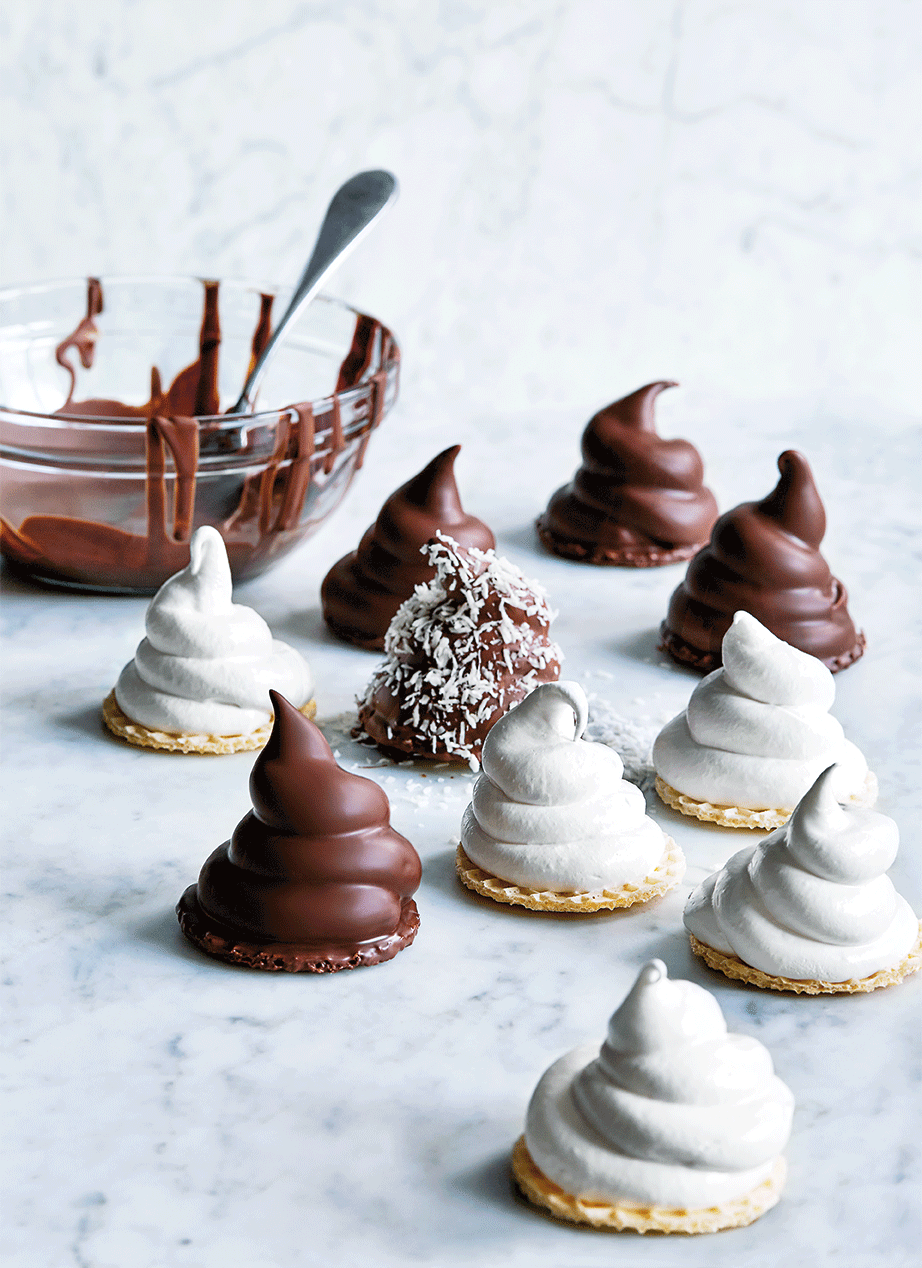 Chokladdoppade marängtoppar