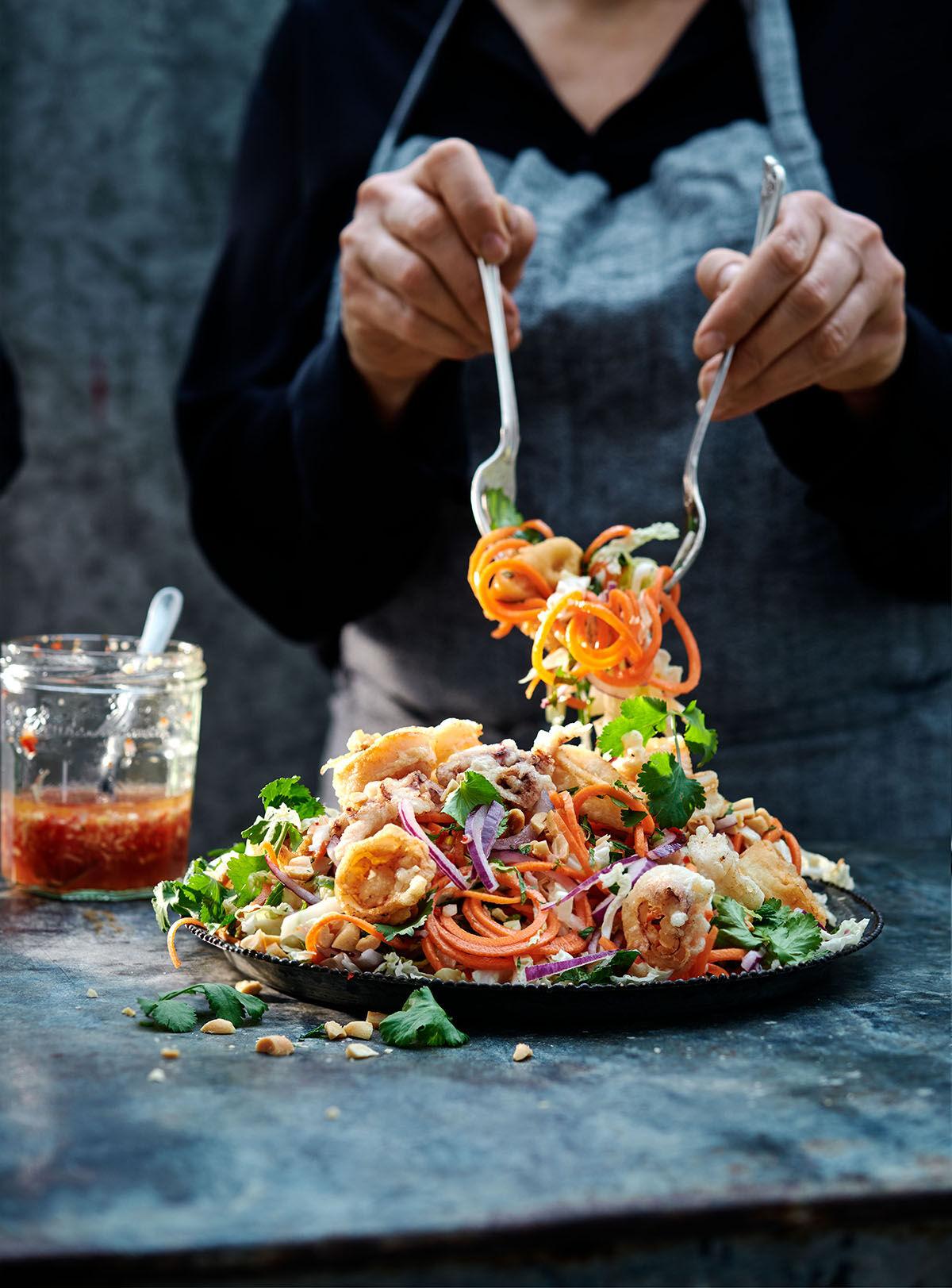 Vietnamesisk sallad med friterad calamari